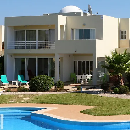 Villas Oceano 3*